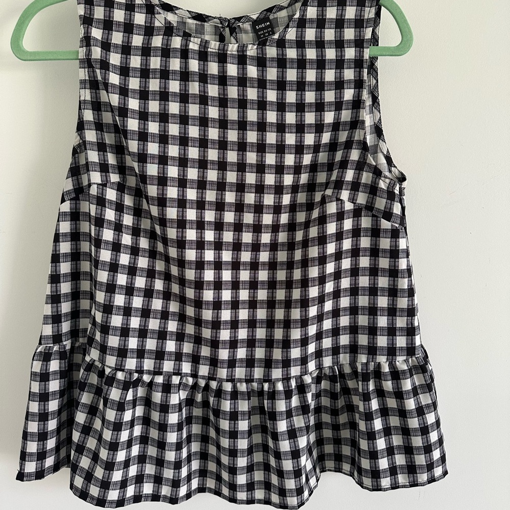 SHEIN Black & White Gingham Keyhole Back Peplum Top